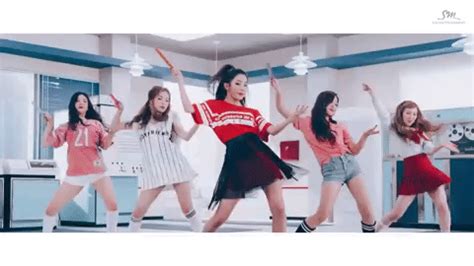 Red Velvet GIFs .